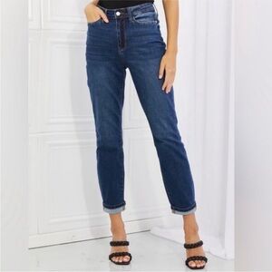 Judy Blue Relaxed Fit High Rise Straight Leg Ankle Capri Cropped Denim Jeans